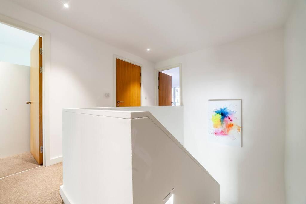 Ferienwohnung Stunning New 3 Bdr Duplex Wbalcony, East London Exterior foto