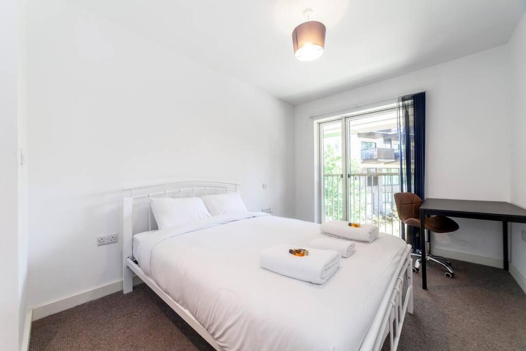 Ferienwohnung Stunning New 3 Bdr Duplex Wbalcony, East London Exterior foto