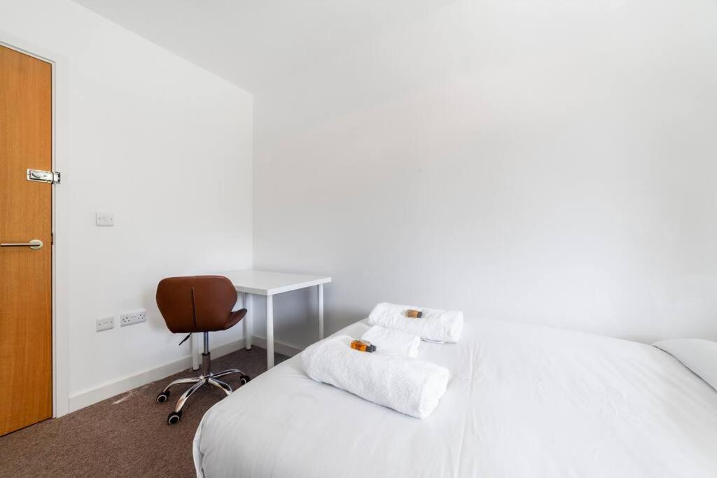 Ferienwohnung Stunning New 3 Bdr Duplex Wbalcony, East London Exterior foto